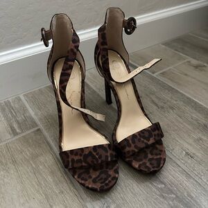 EUC 🤎🖤 Leopard Ankle Strap Heels
